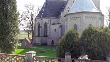 Quellenkapelle und Wallfahrtskirche.